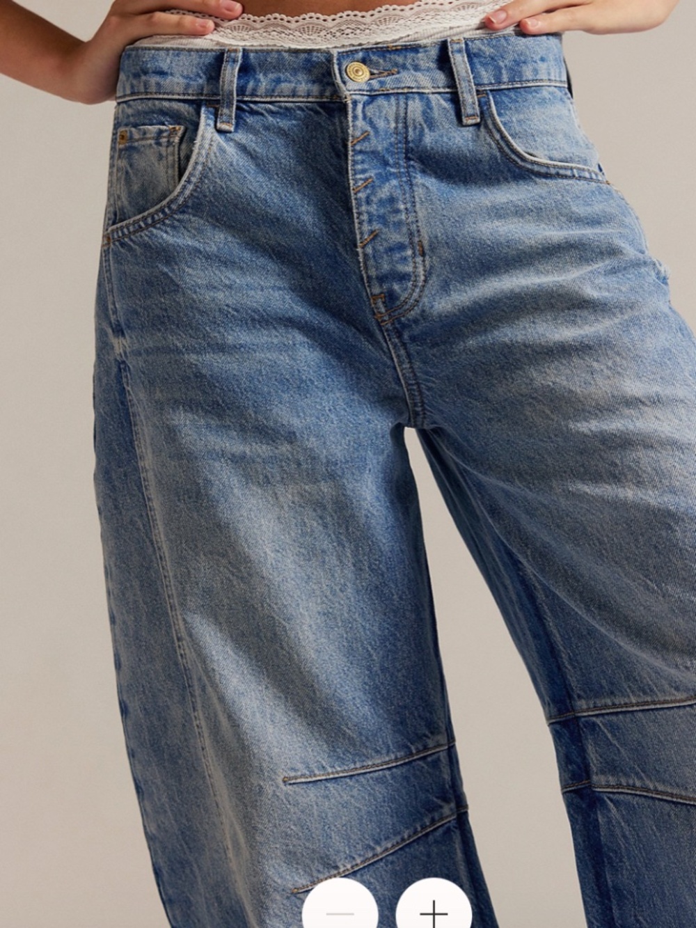We The Free Mid Rise Barrel Jeans. Size 29 - Picture 3 of 5